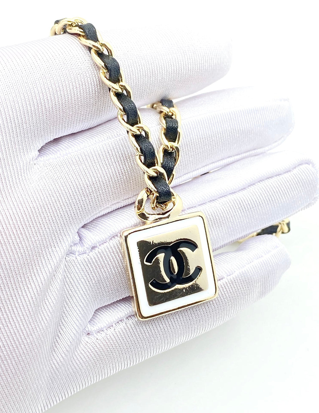 Anum Bags MO -Necklace CHL005