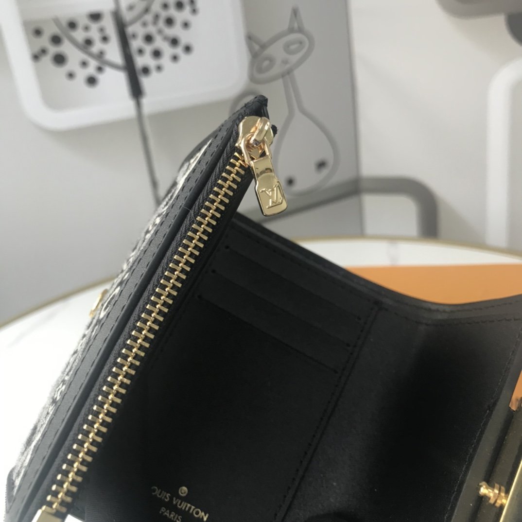 Anum Bags Wallet LUV 024