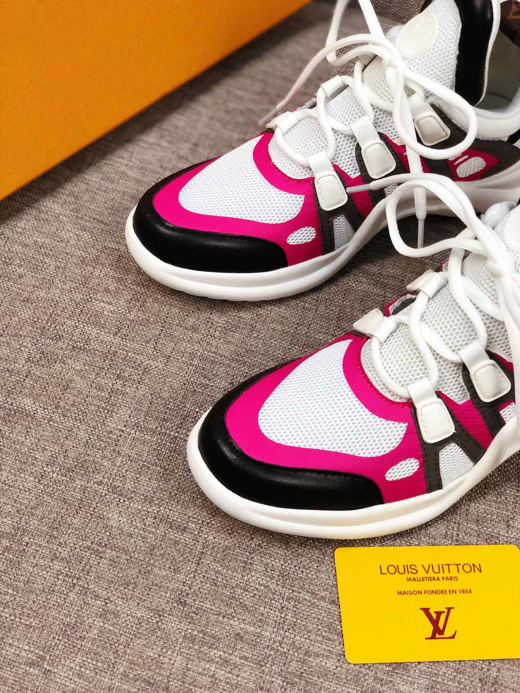 Anum Bags LUV Archlight Pink White Black Sneaker