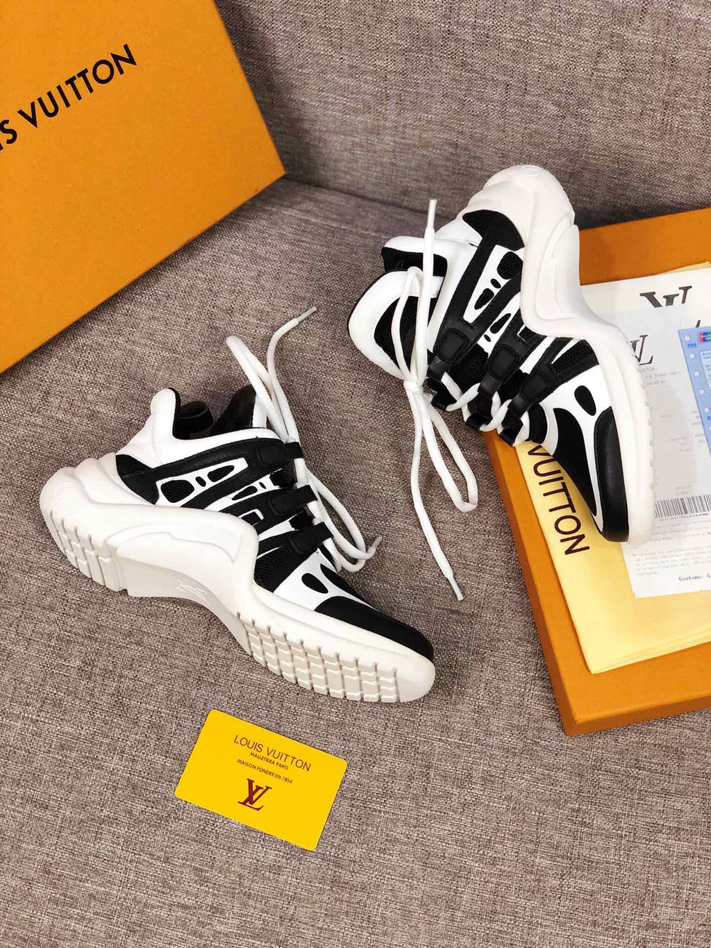 Anum Bags LUV Archlight Black White Sneaker