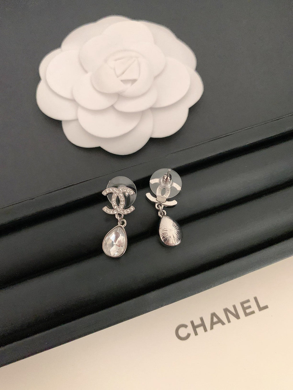 Anum Bags Earring CHL 036