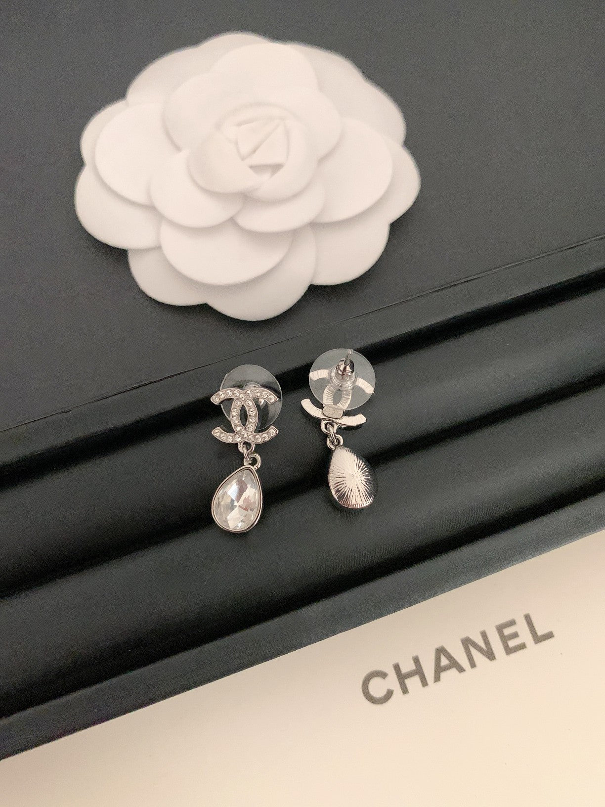Anum Bags Earring CHL 036