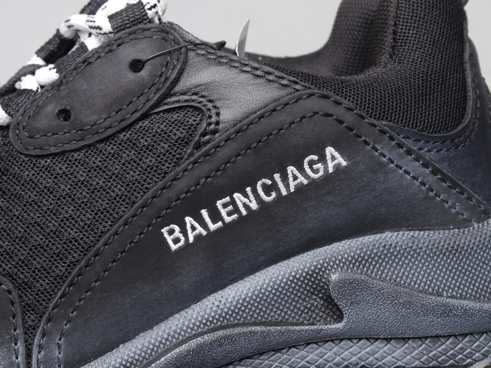 Ezyycart Bags Bla Triple S Air Cushion Black Sneaker