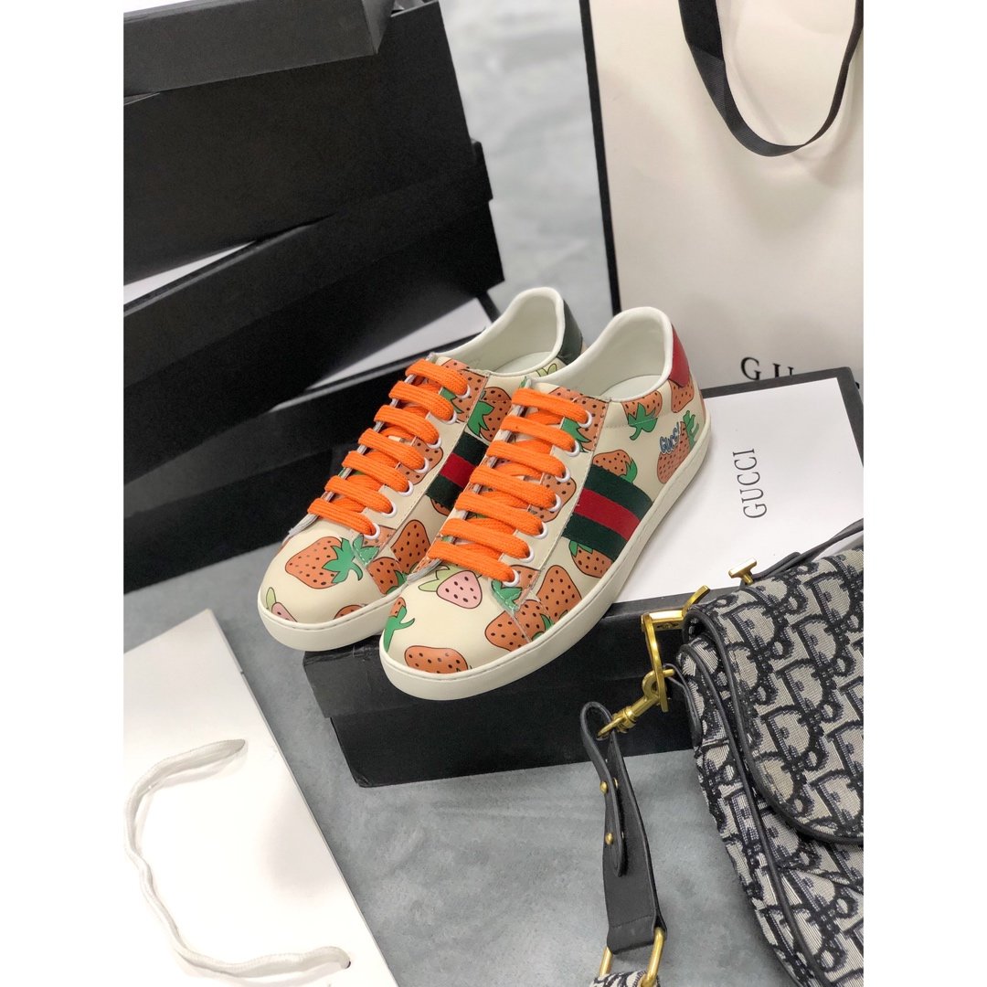 Ezyycart Bags MO-GCI ACE LEATHER SNEAKER WITH STRAWBERRY 107