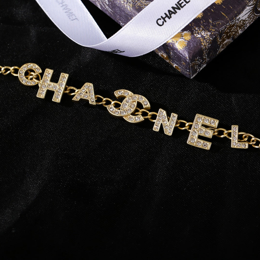 Anum Bags MO -Necklace CHL011