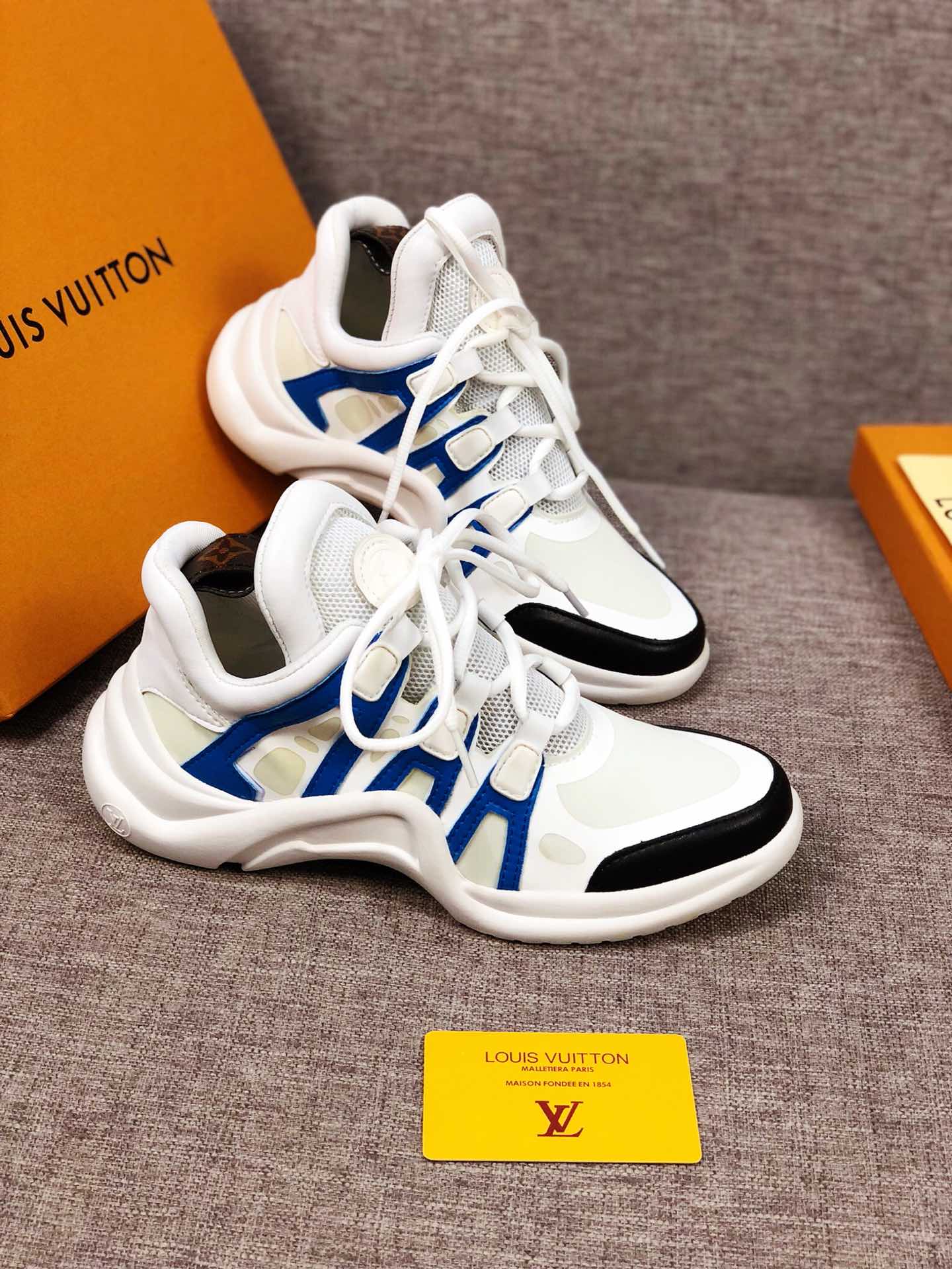 Anum Bags LUV Archlight Blue White Black Sneaker
