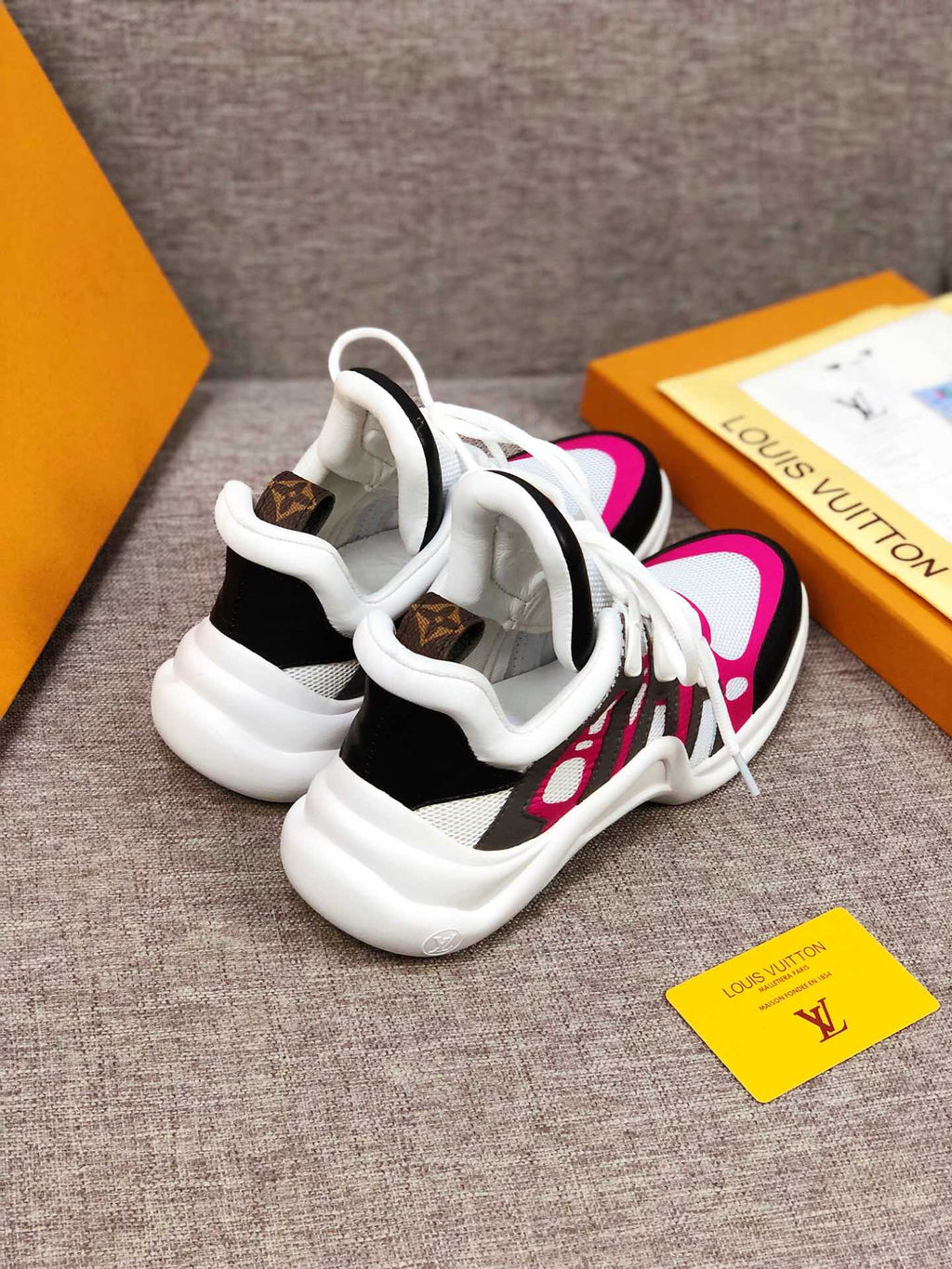 Anum Bags LUV Archlight Pink White Black Sneaker