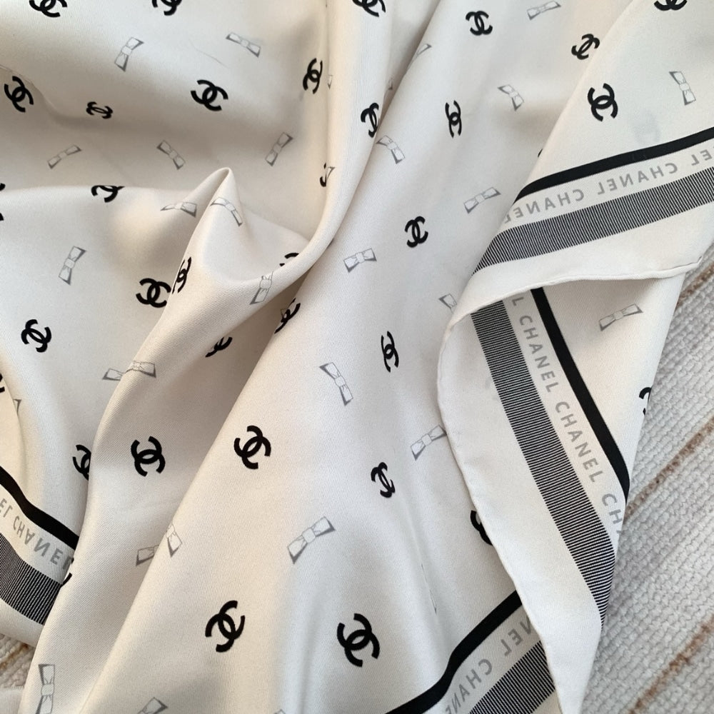 Anum Bags CHL SQUARE SCARF JACQUARD SILK TWILL IN ECRU BLACK AND LIGHT PINK 90CM AAA777 B19447 NAFFT
