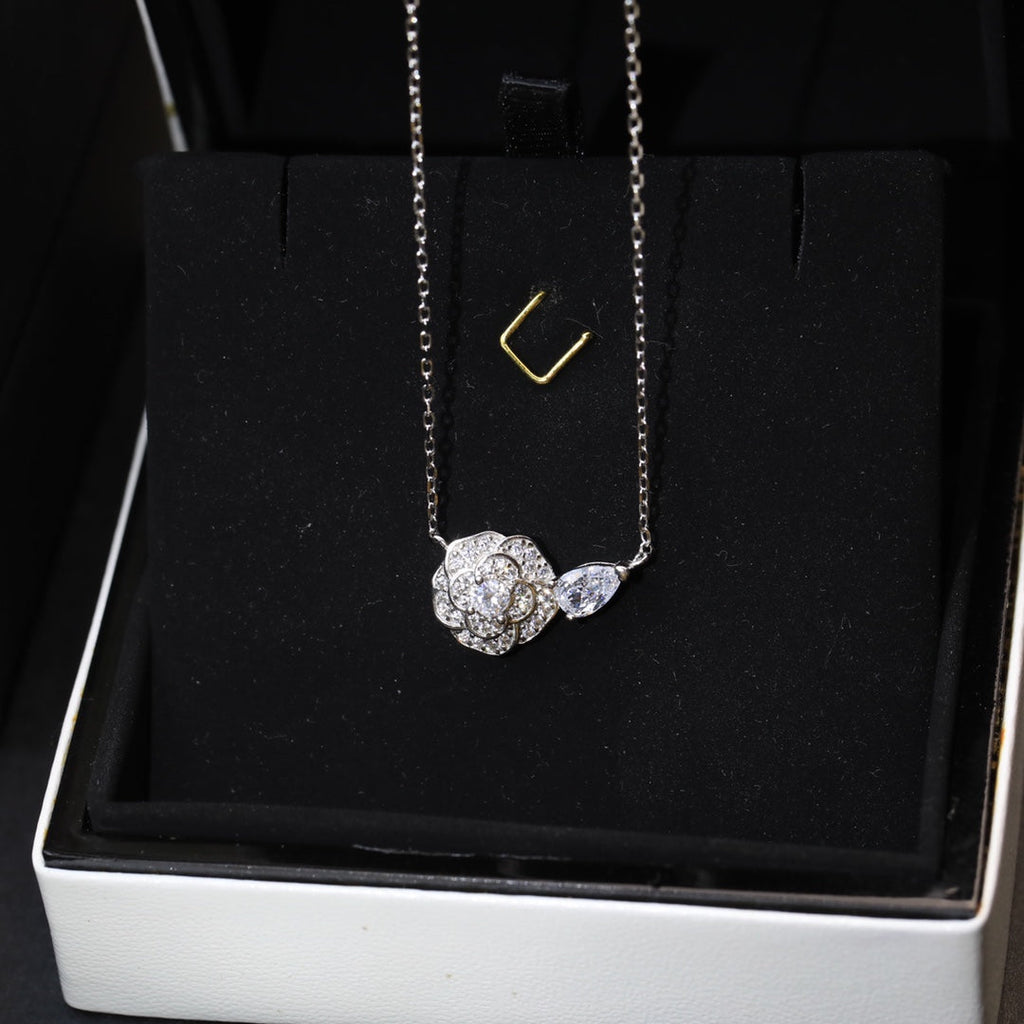 Anum Bags MO -Necklace CHL007