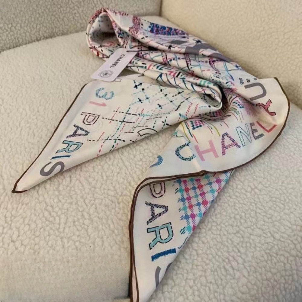 Anum Bags CHL SQUARE SCARF SILK TWILL MULTICOLOR IN ECRU 90CM AA8619 B09320 NK635
