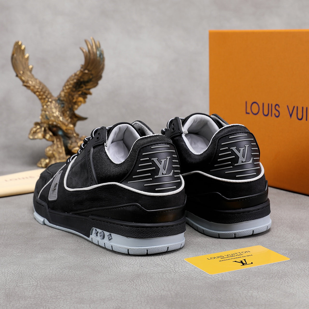 Anum Bags Luv Rivoli In Black Sneaker