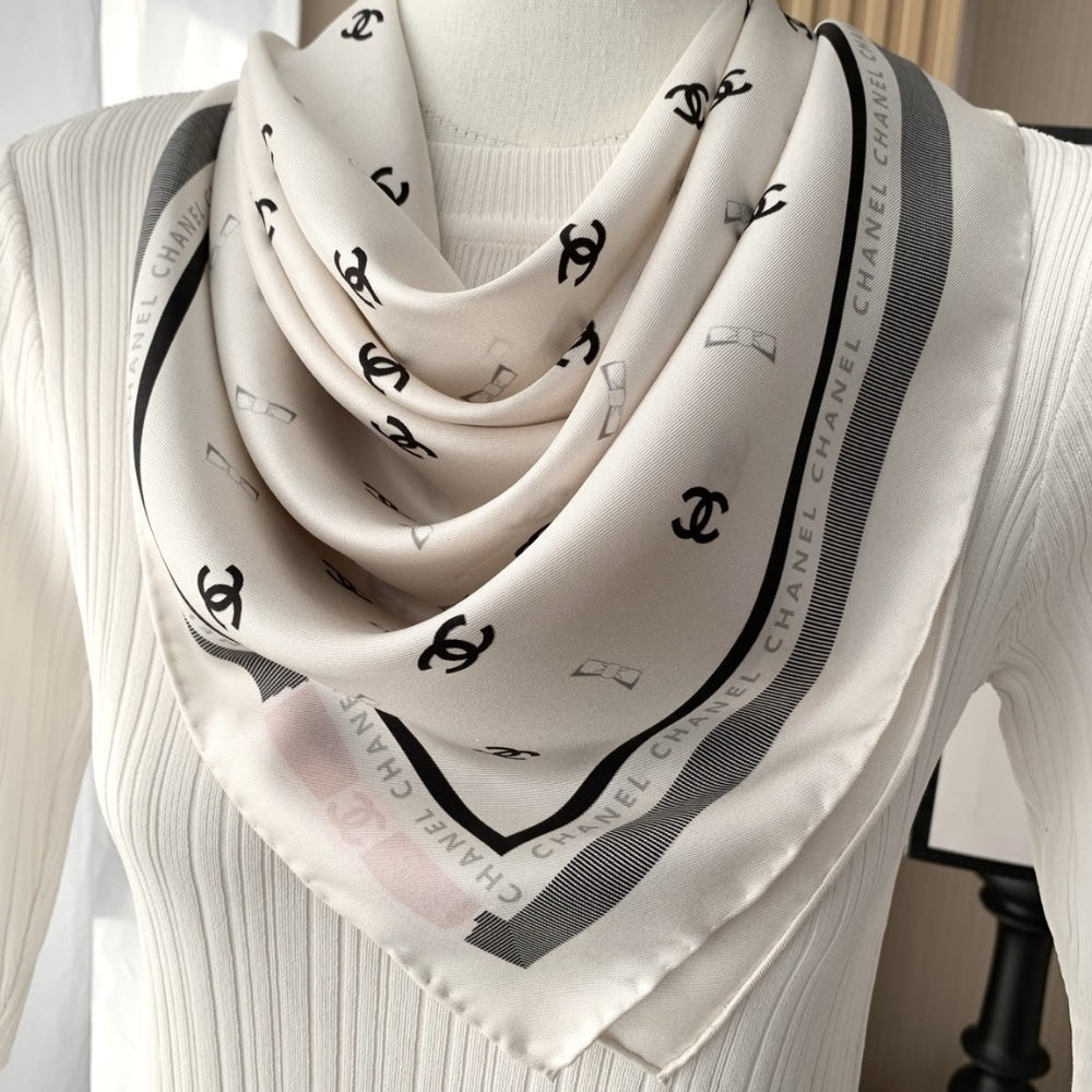 Anum Bags CHL SQUARE SCARF JACQUARD SILK TWILL IN ECRU BLACK AND LIGHT PINK 90CM AAA777 B19447 NAFFT