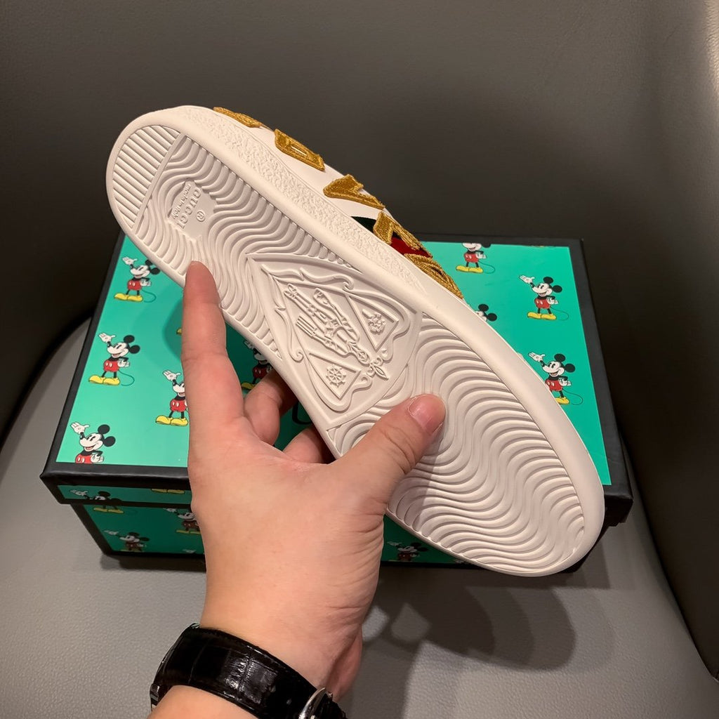 Ezyycart Bags MO-GCI Ace Embroidered Love SNEAKER 122