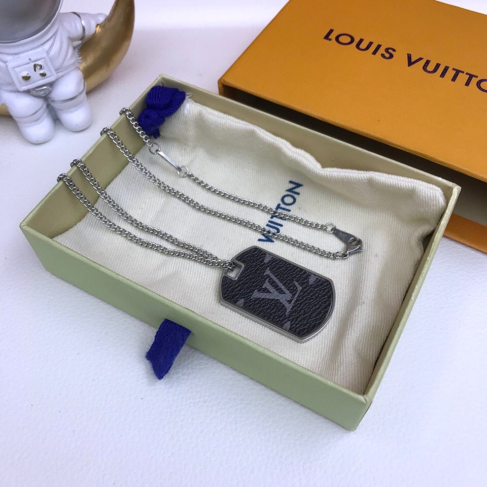 Anum Bags Necklace LUV010