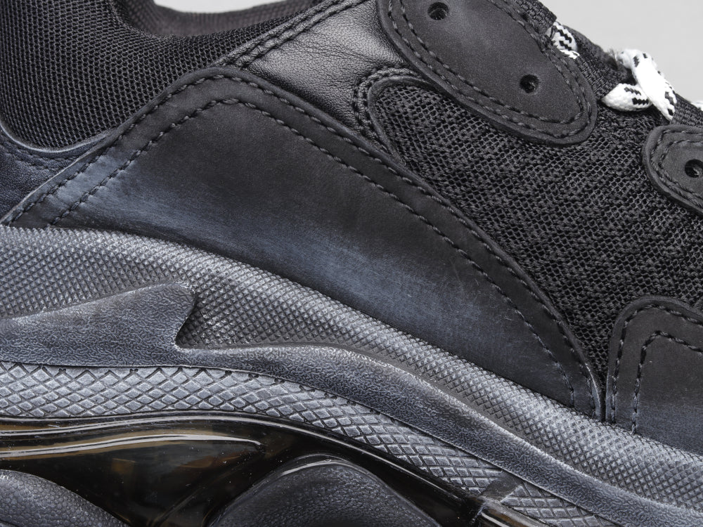 Ezyycart Bags Bla Triple S Air Cushion Black Sneaker