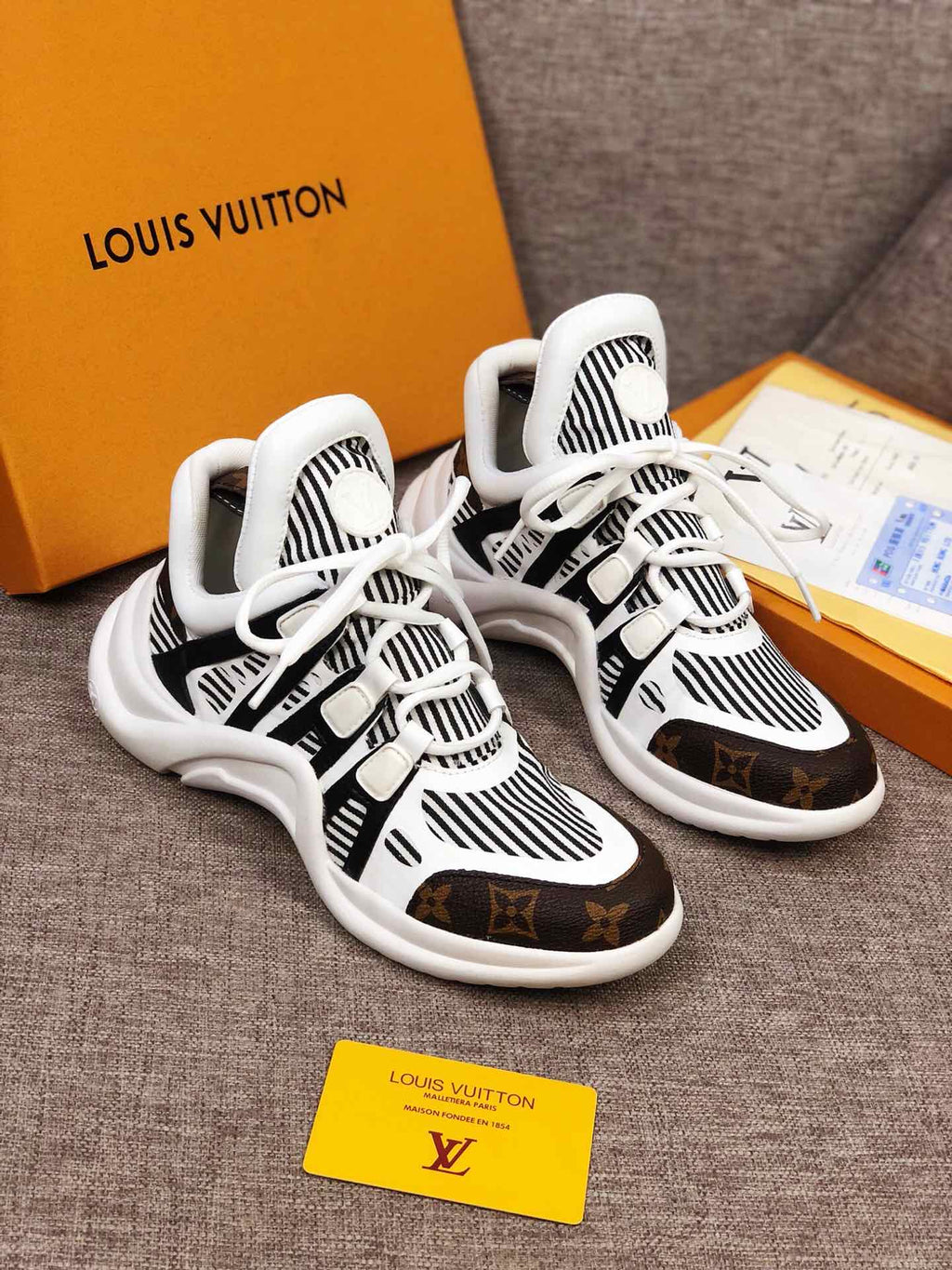 Anum Bags LUV Archlight Black White Sneaker
