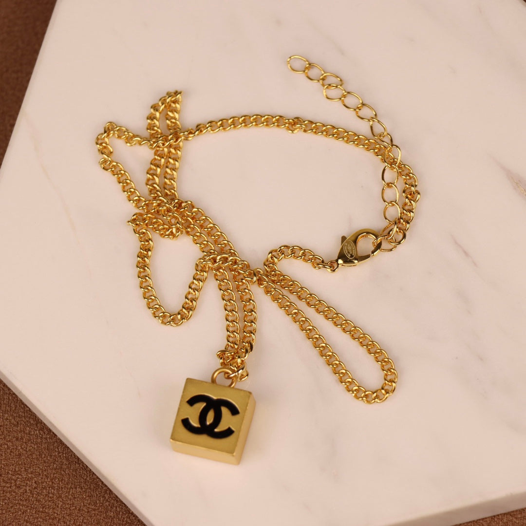 Anum Bags Necklace CHL038