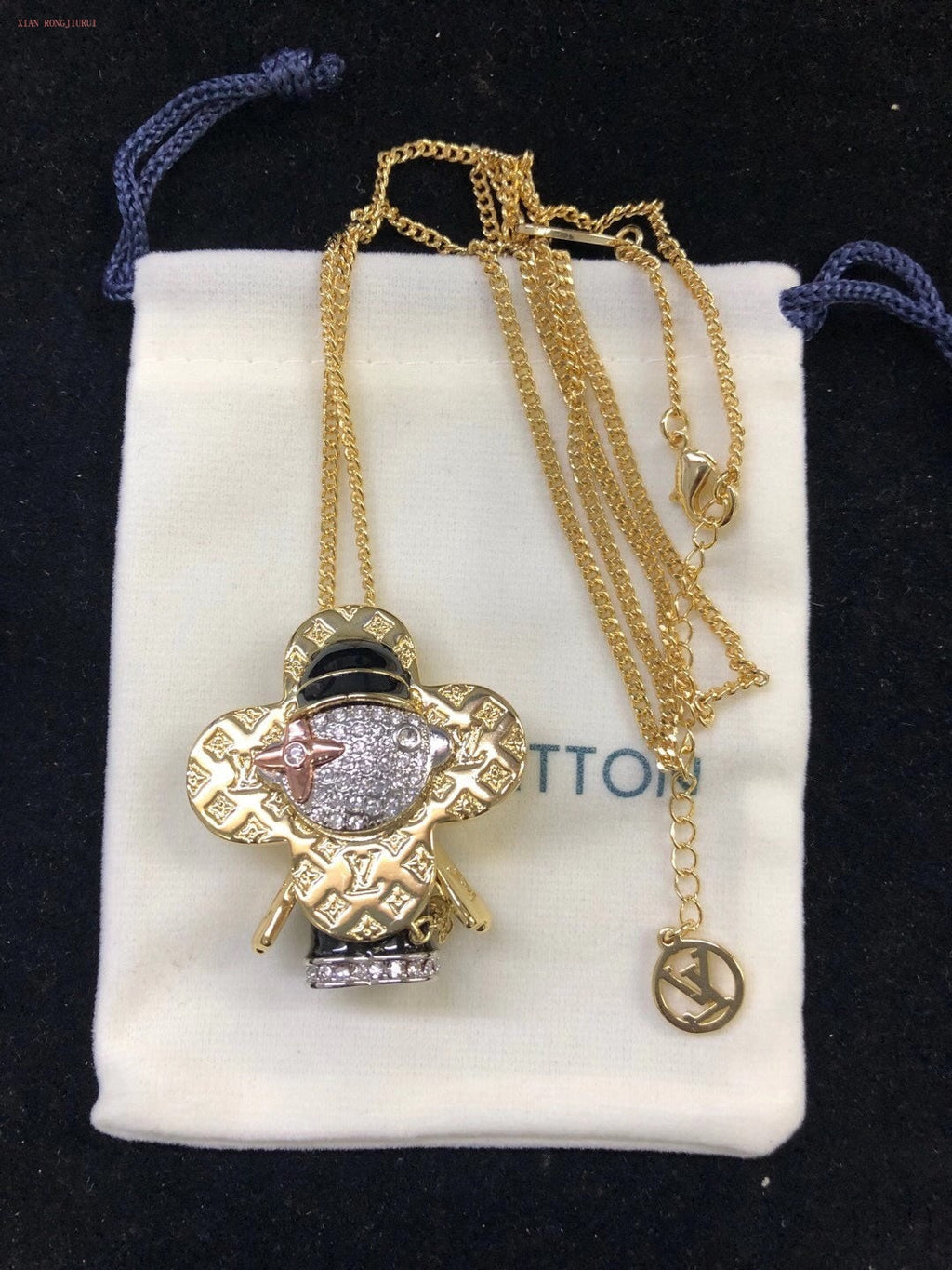 Anum Bags Necklace LUV032