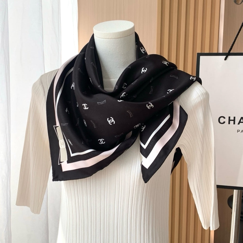 Anum Bags CHL SQUARE SCARF JACQUARD SILK TWILL IN BLACK ECRU AND PINK 90CM AAA777 B19447 NAFFW