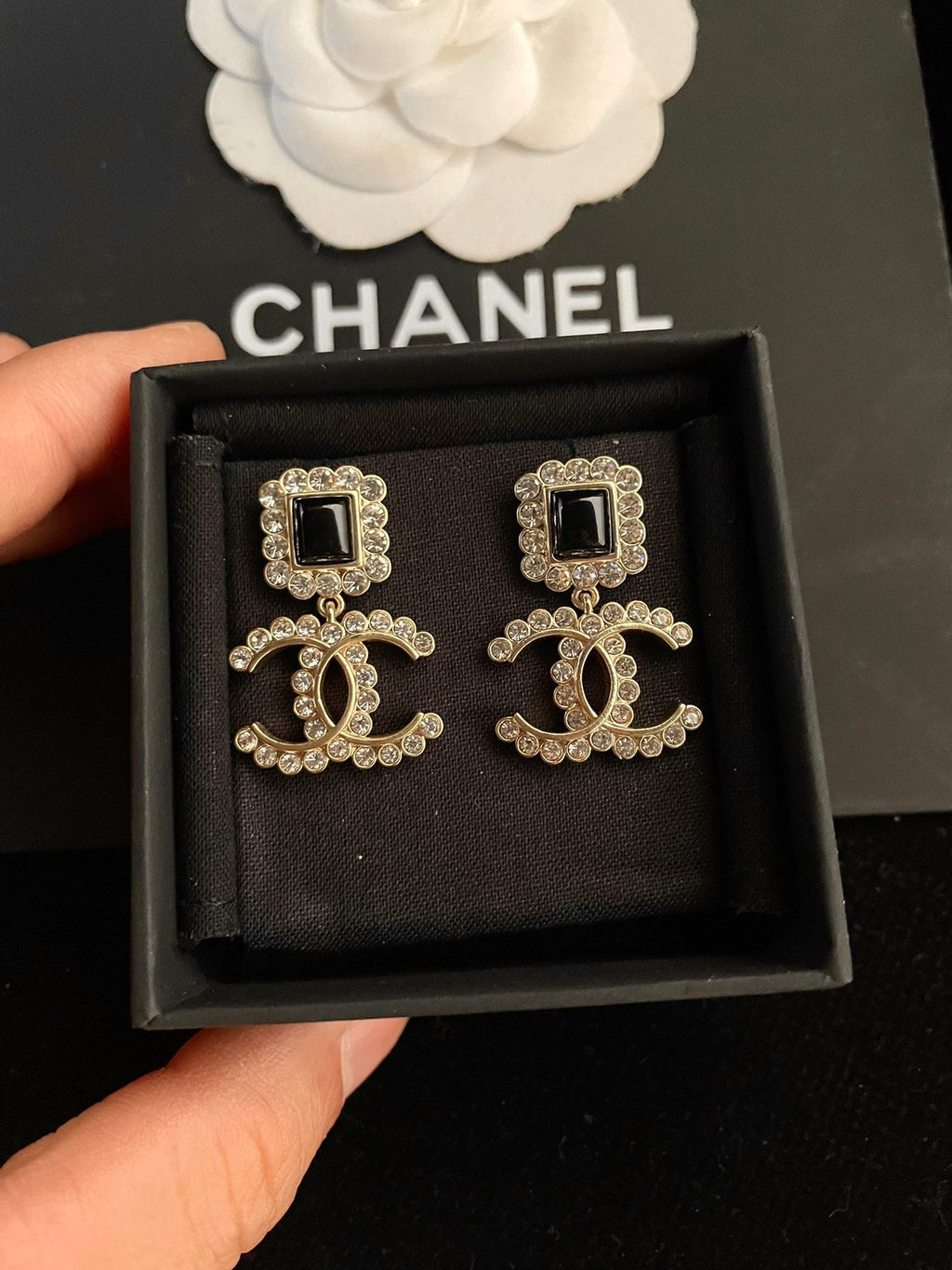 Anum Bags Earring CHL 011