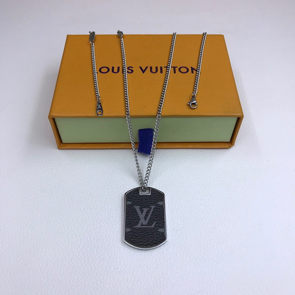 Anum Bags Necklace LUV010