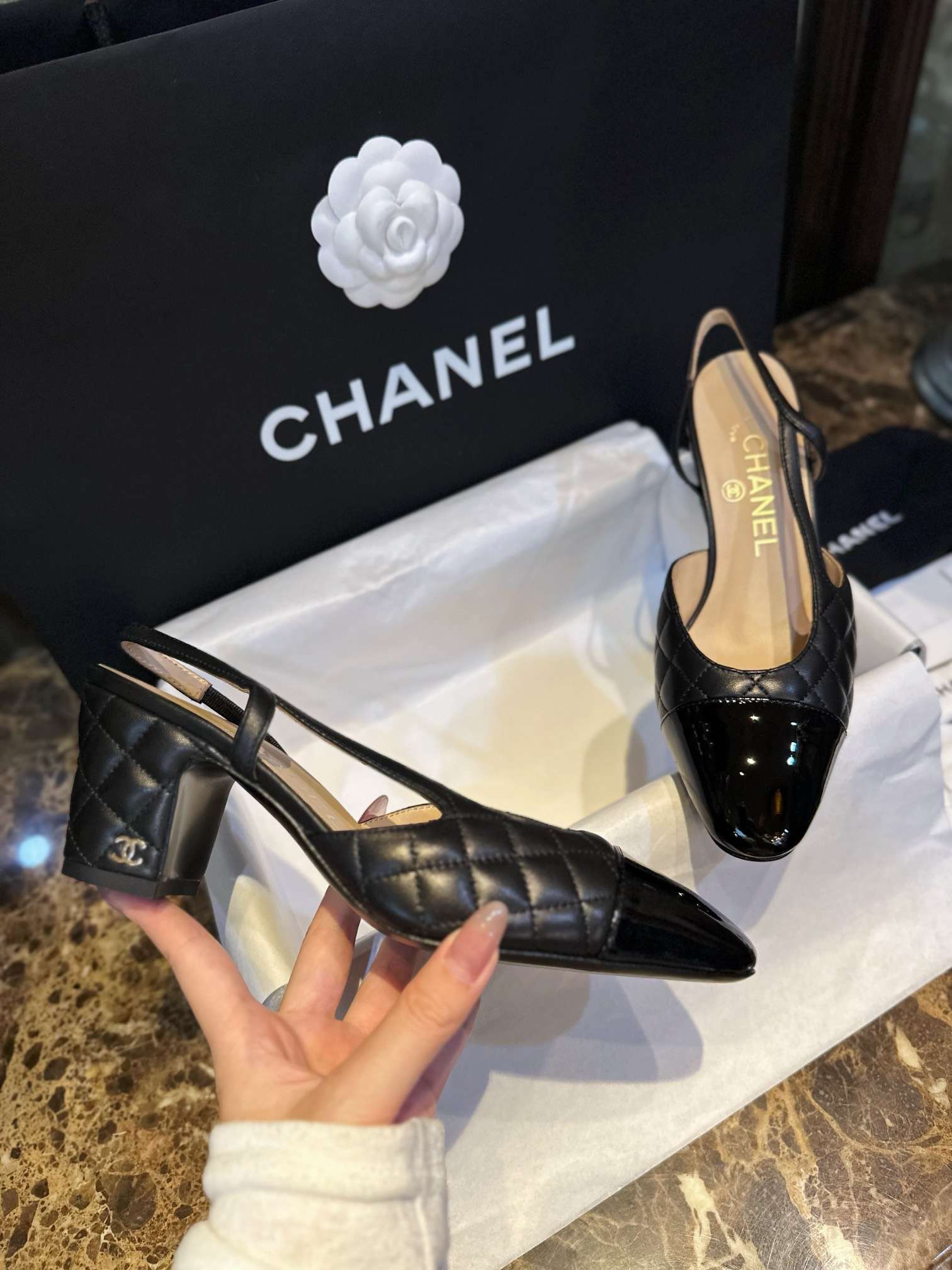 Anum Bags CHL PATENT SLINGBACK PUMPS BLACK