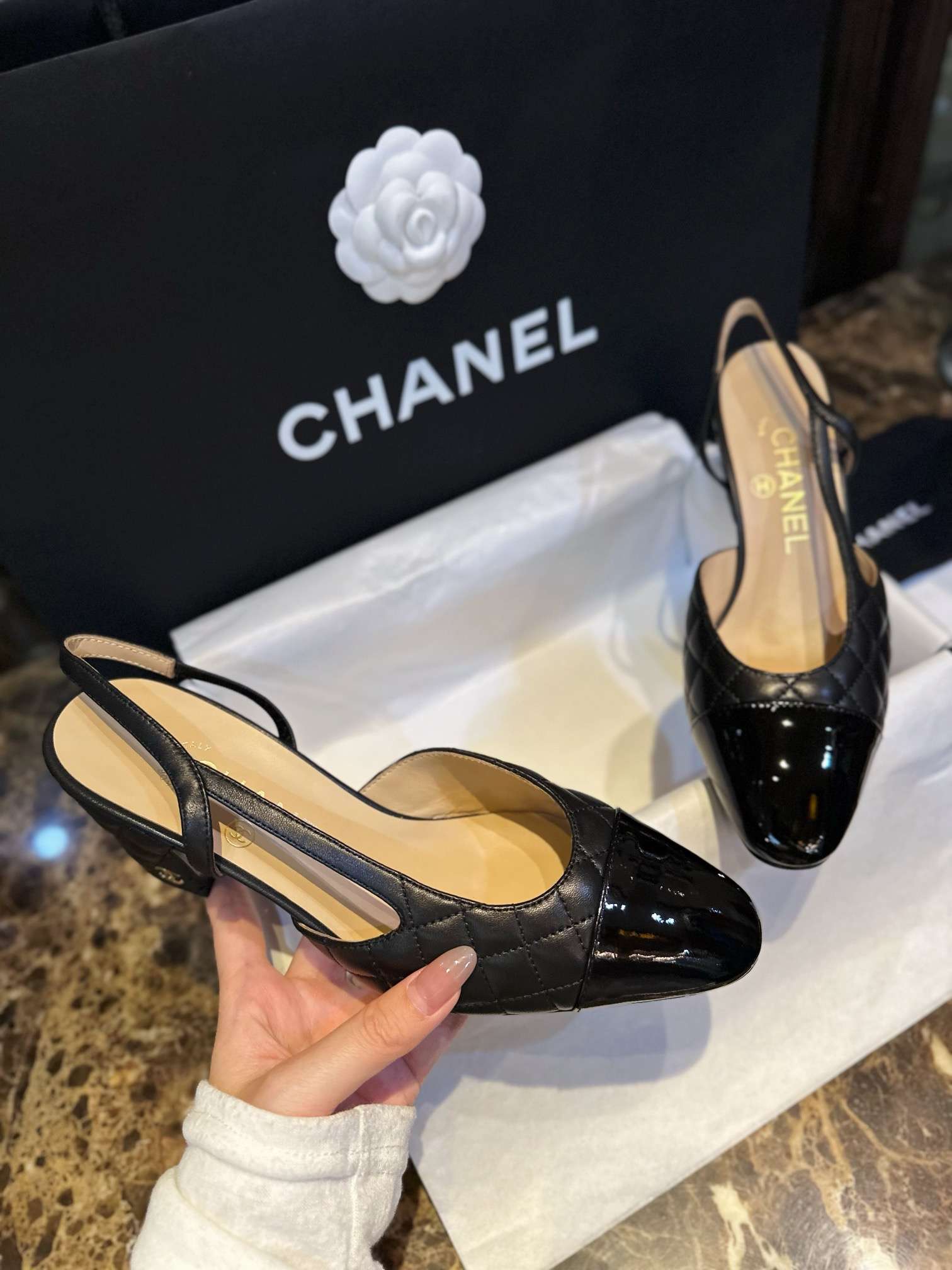 Anum Bags CHL PATENT SLINGBACK PUMPS BLACK