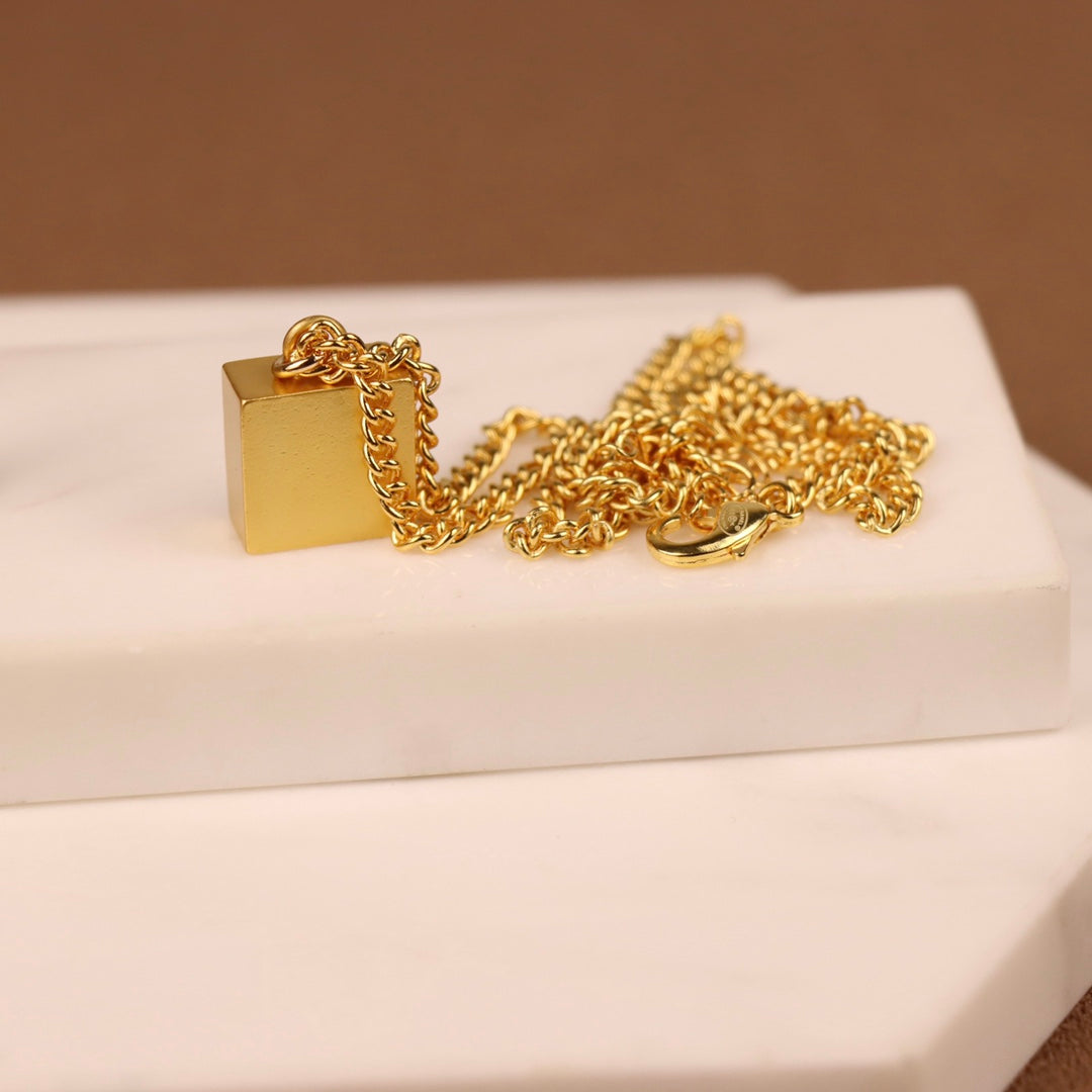 Anum Bags Necklace CHL038