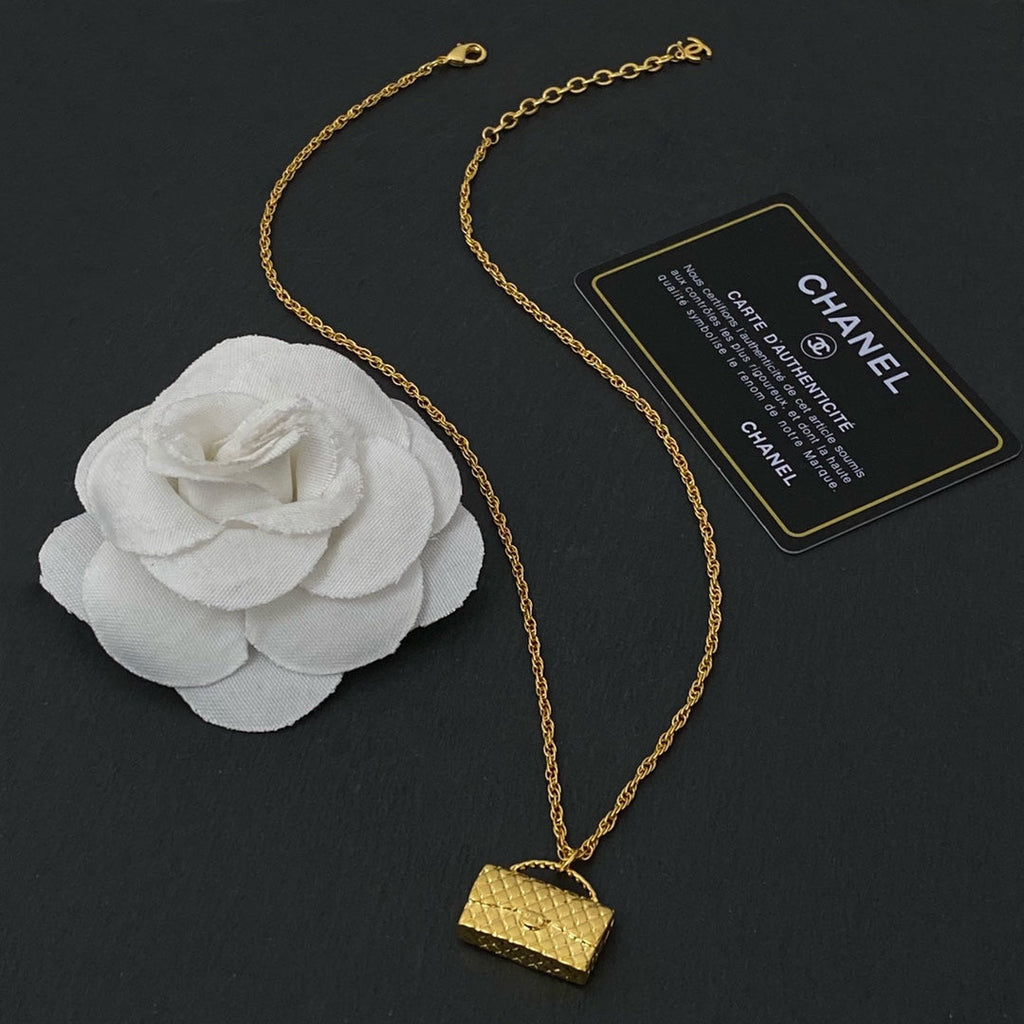 Anum Bags MO -Necklace CHL015