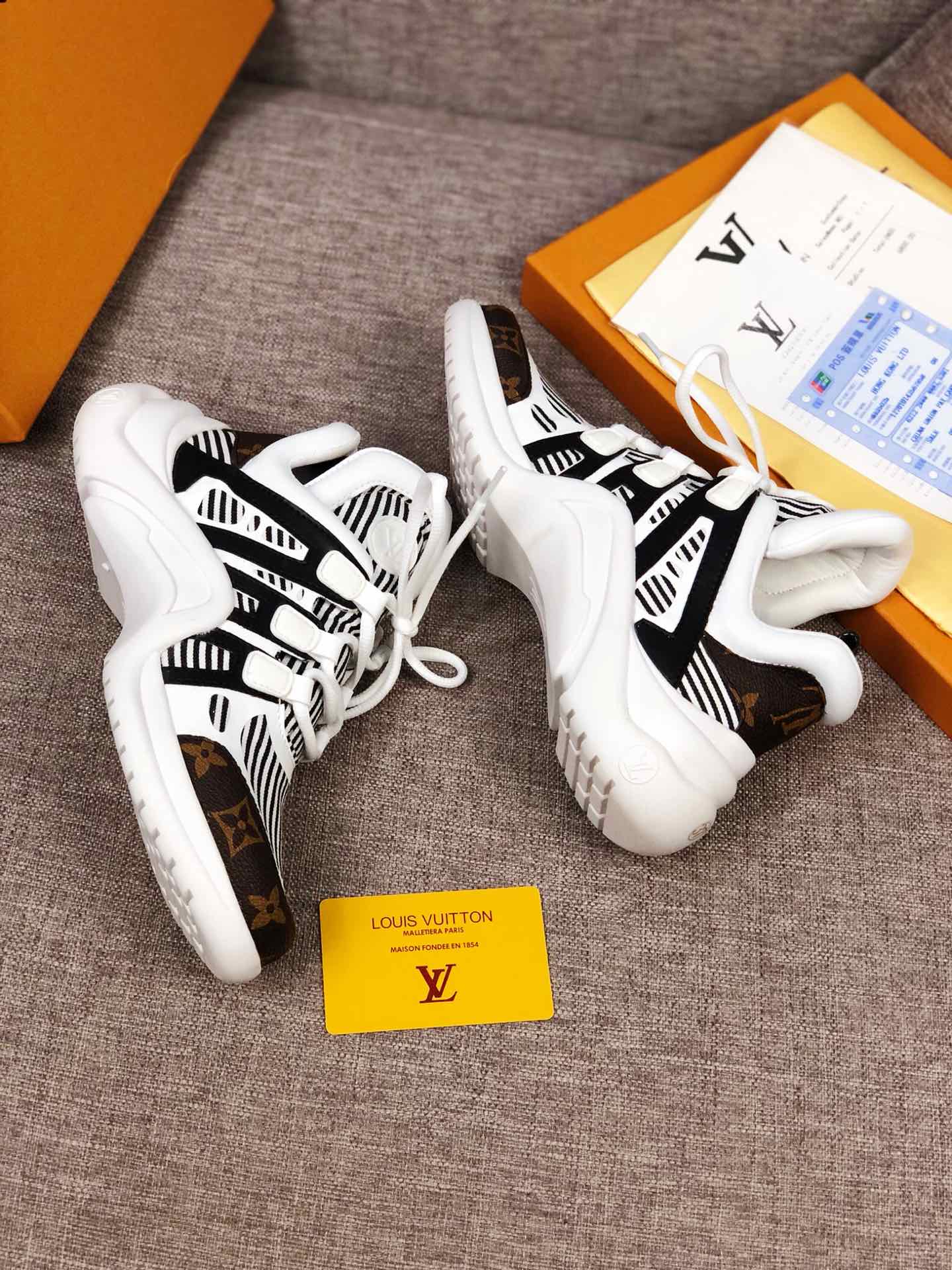Anum Bags LUV Archlight Black White Sneaker