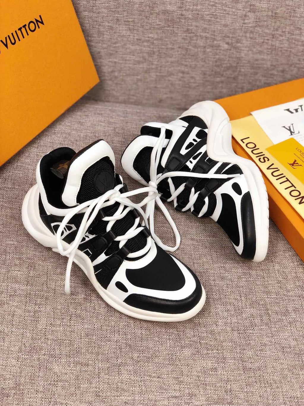 Anum Bags LUV Archlight Black White Sneaker