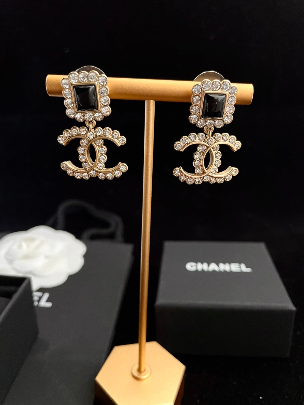 Anum Bags Earring CHL 011