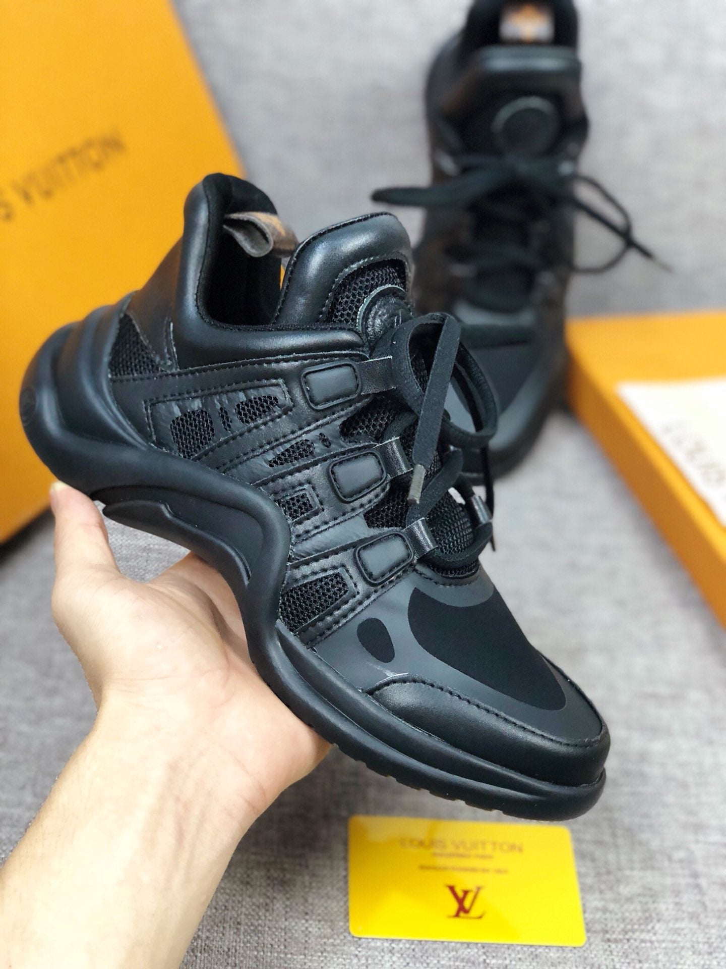 Anum Bags LUV Archlight Full Black Sneaker