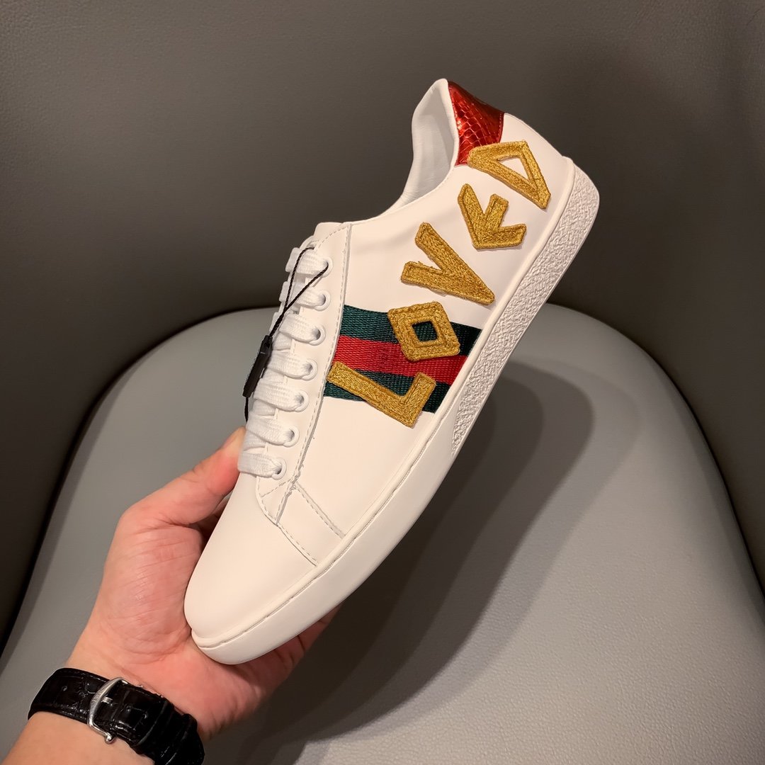 Ezyycart Bags MO-GCI Ace Embroidered Love SNEAKER 122