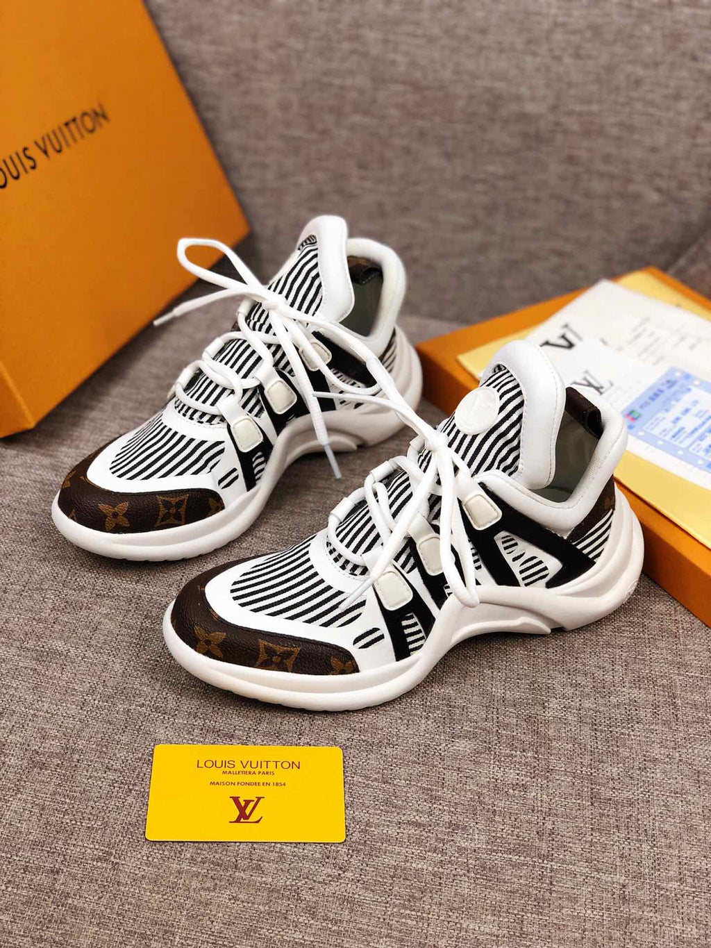 Anum Bags LUV Archlight Black White Sneaker
