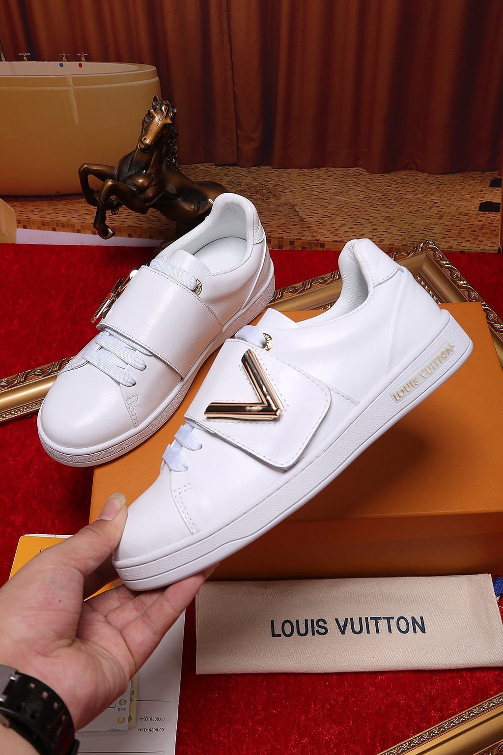 Anum Bags LUV Font Row White Sneaker