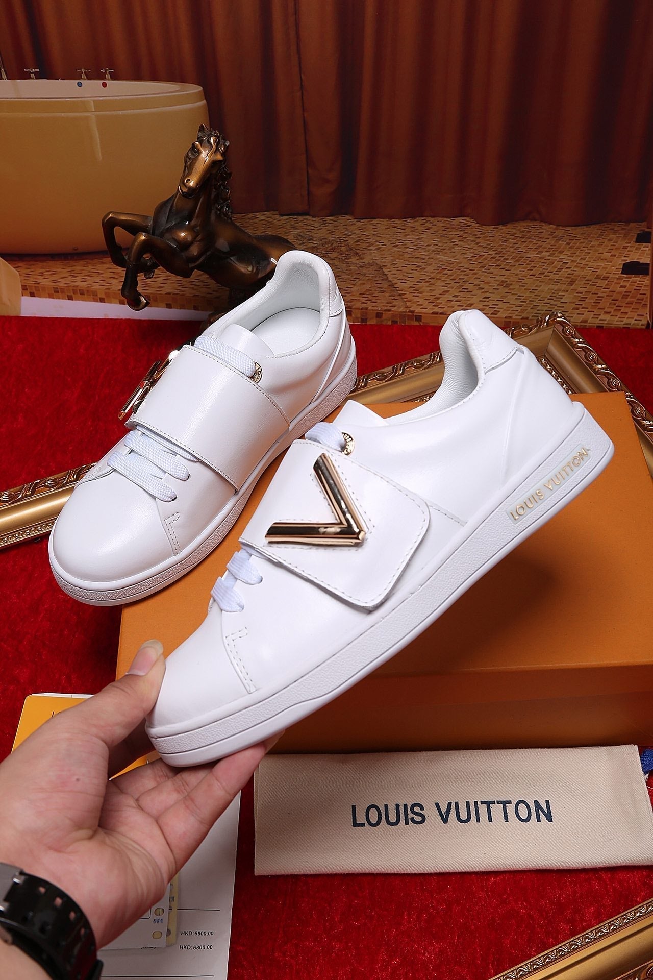 Anum Bags LUV Font Row White Sneaker