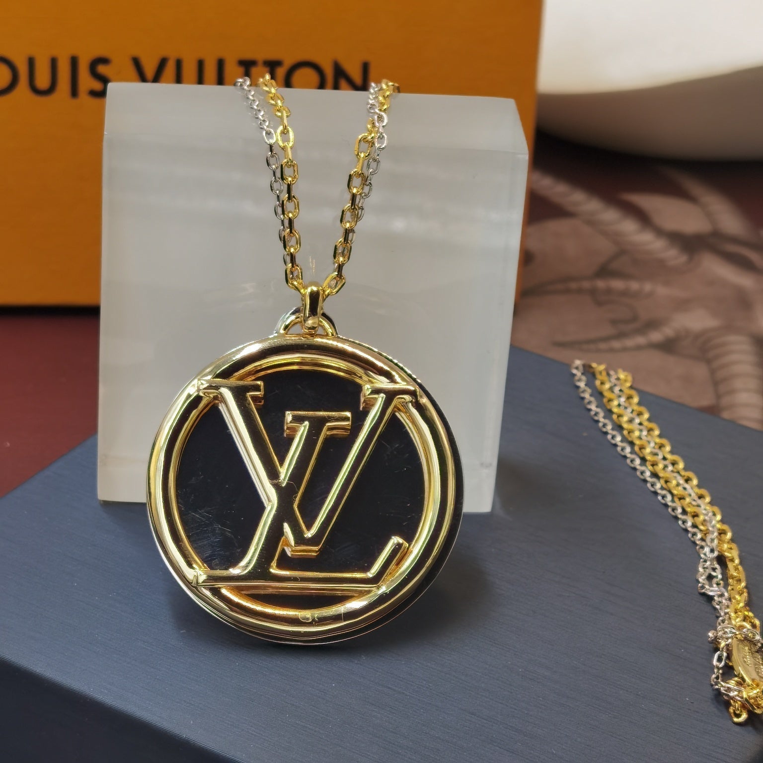 Anum Bags Necklace LUV030
