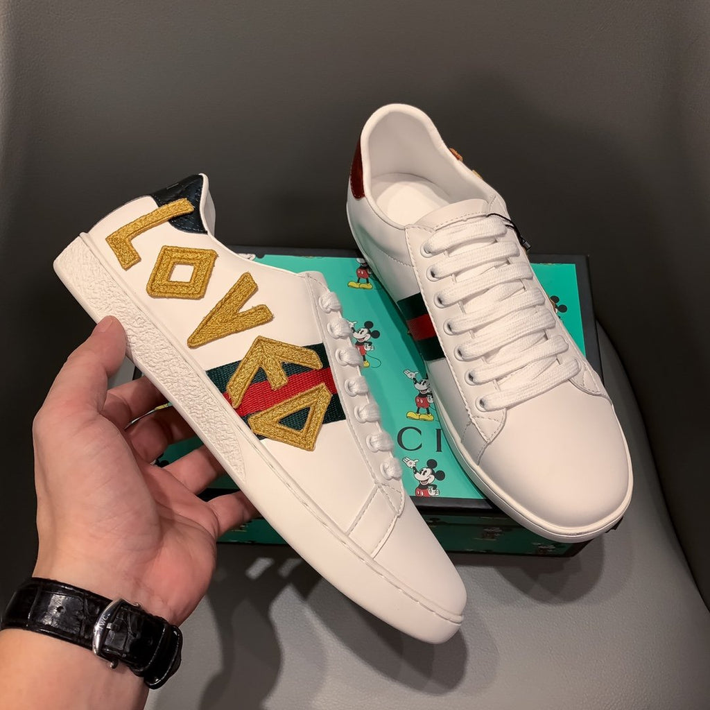 Ezyycart Bags MO-GCI Ace Embroidered Love SNEAKER 122