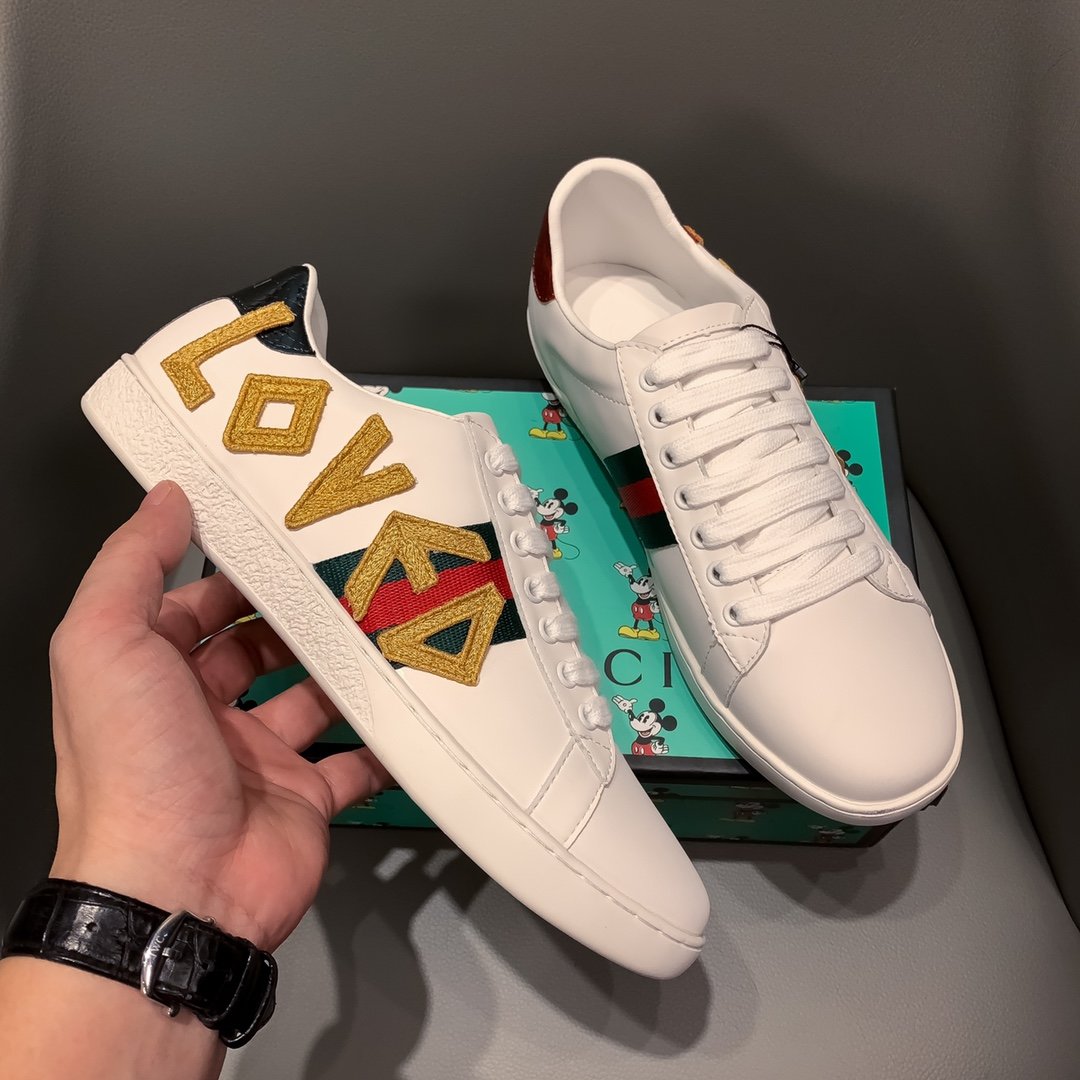 Ezyycart Bags MO-GCI Ace Embroidered Love SNEAKER 122