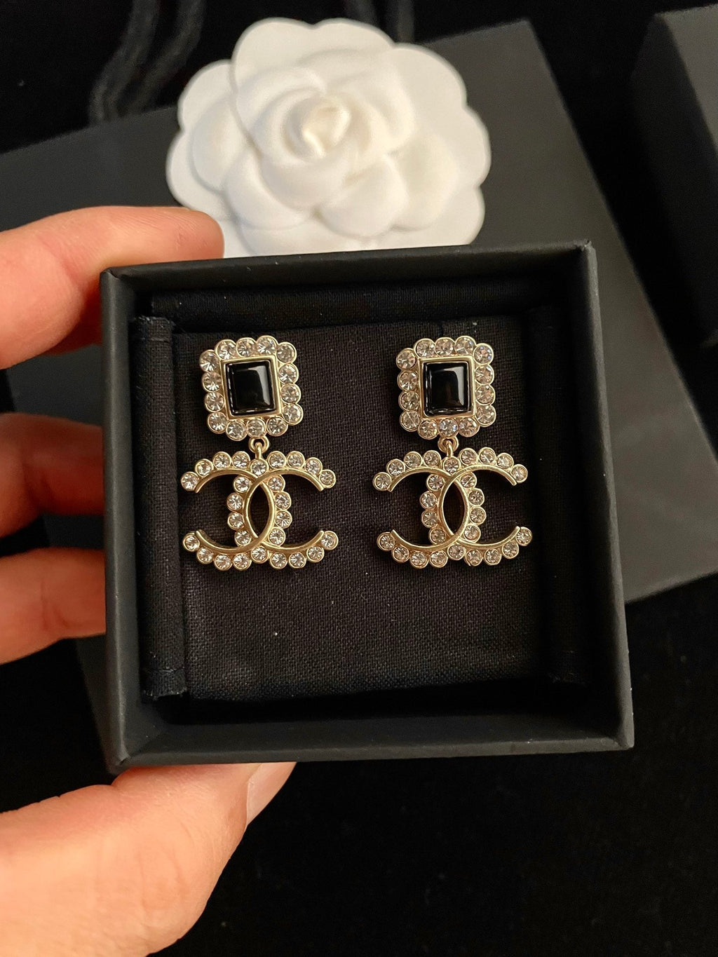 Anum Bags Earring CHL 011