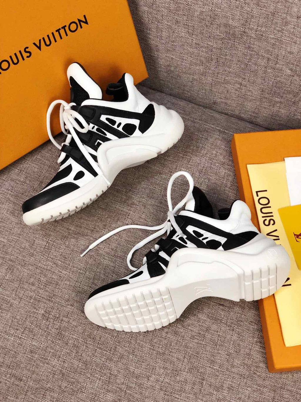 Anum Bags LUV Archlight Black White Sneaker