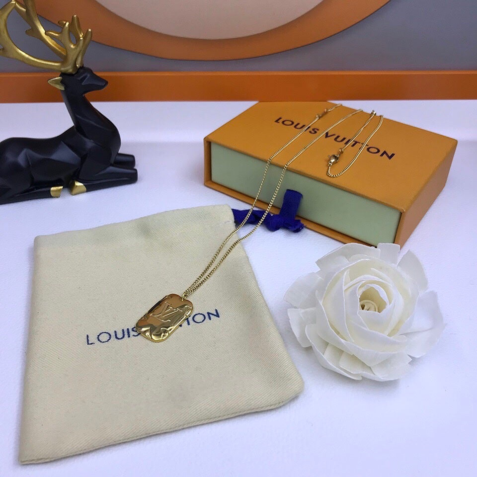 Anum Bags Necklace LUV014