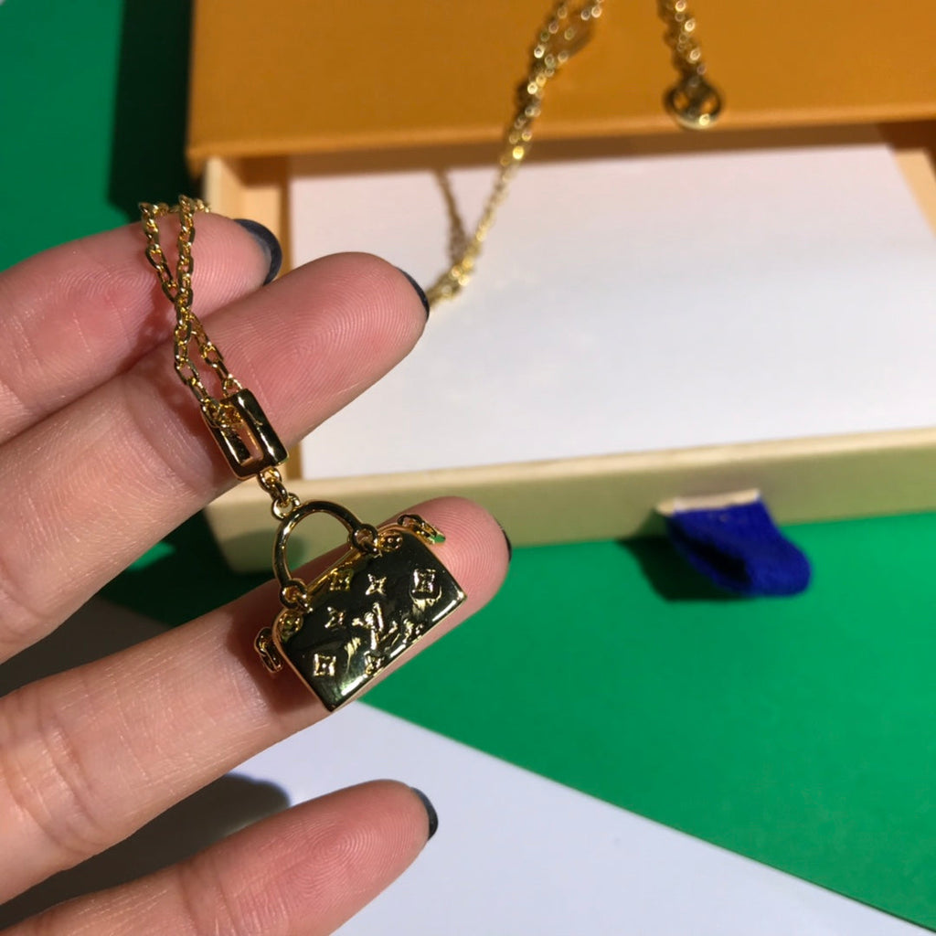 Anum Bags Necklace LUV027