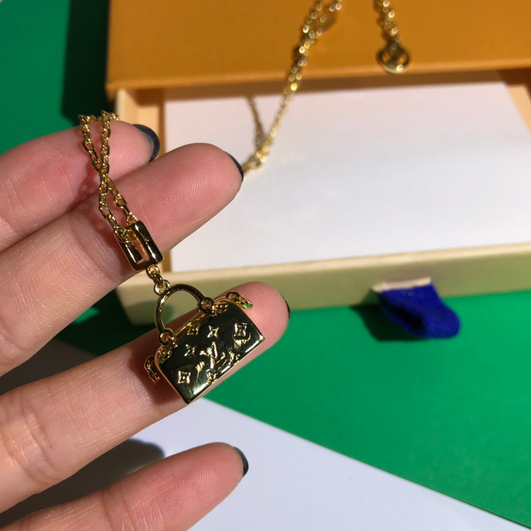 Anum Bags Necklace LUV027