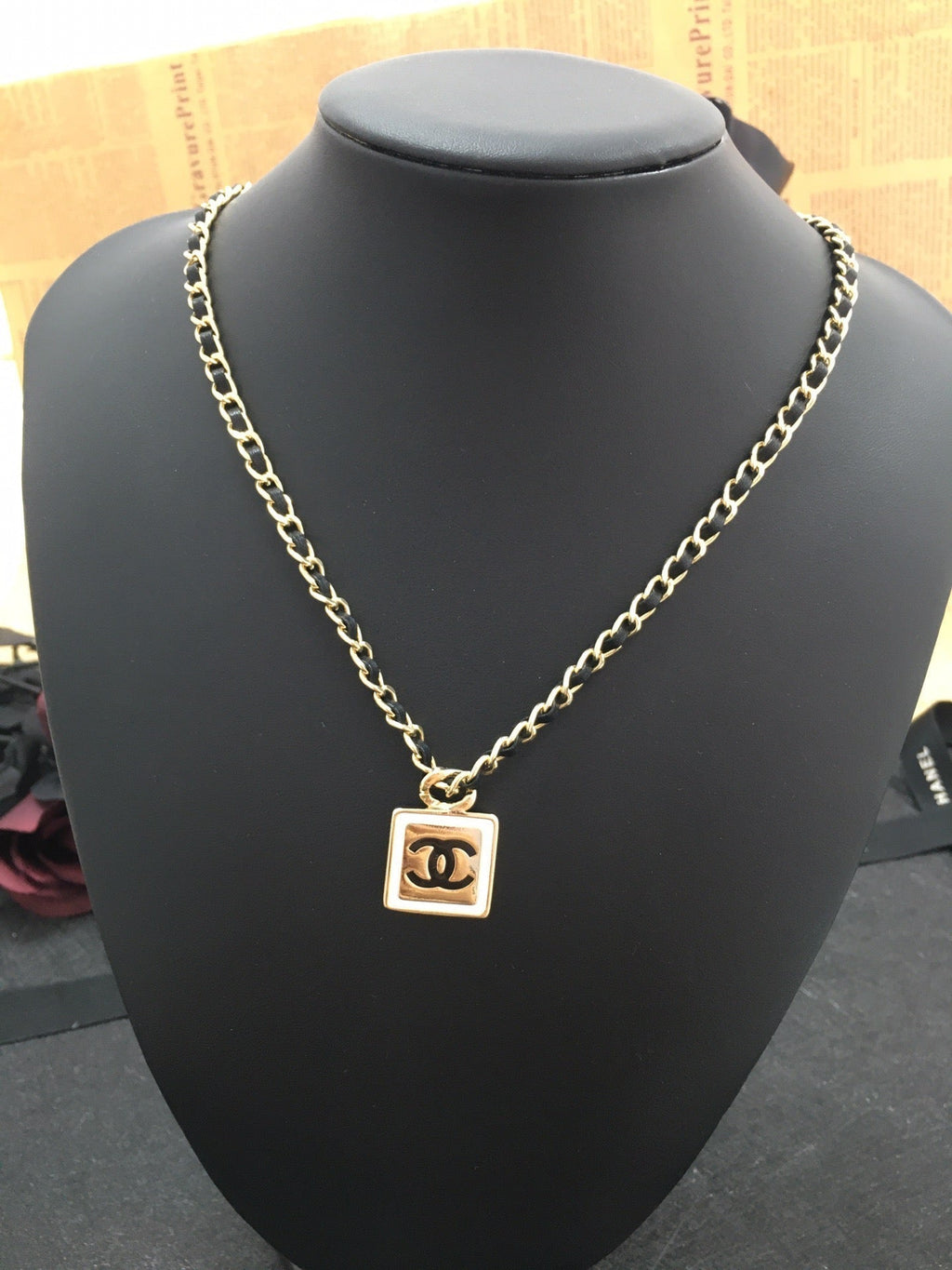 Anum Bags MO -Necklace CHL005