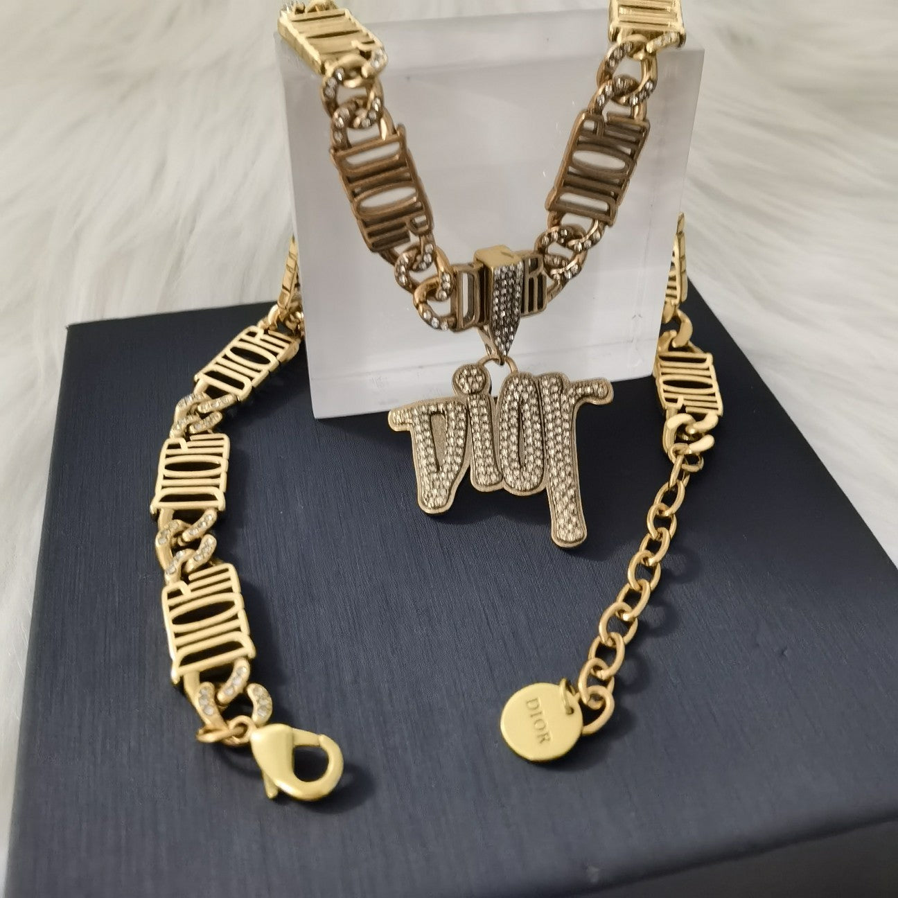 Anum Bags Necklace DIR017