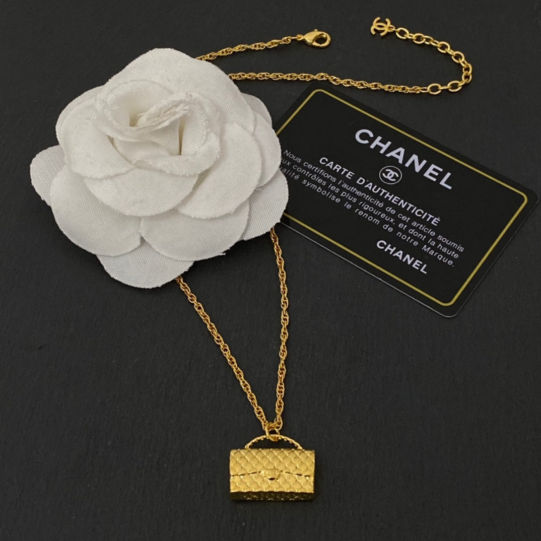 Anum Bags MO -Necklace CHL015