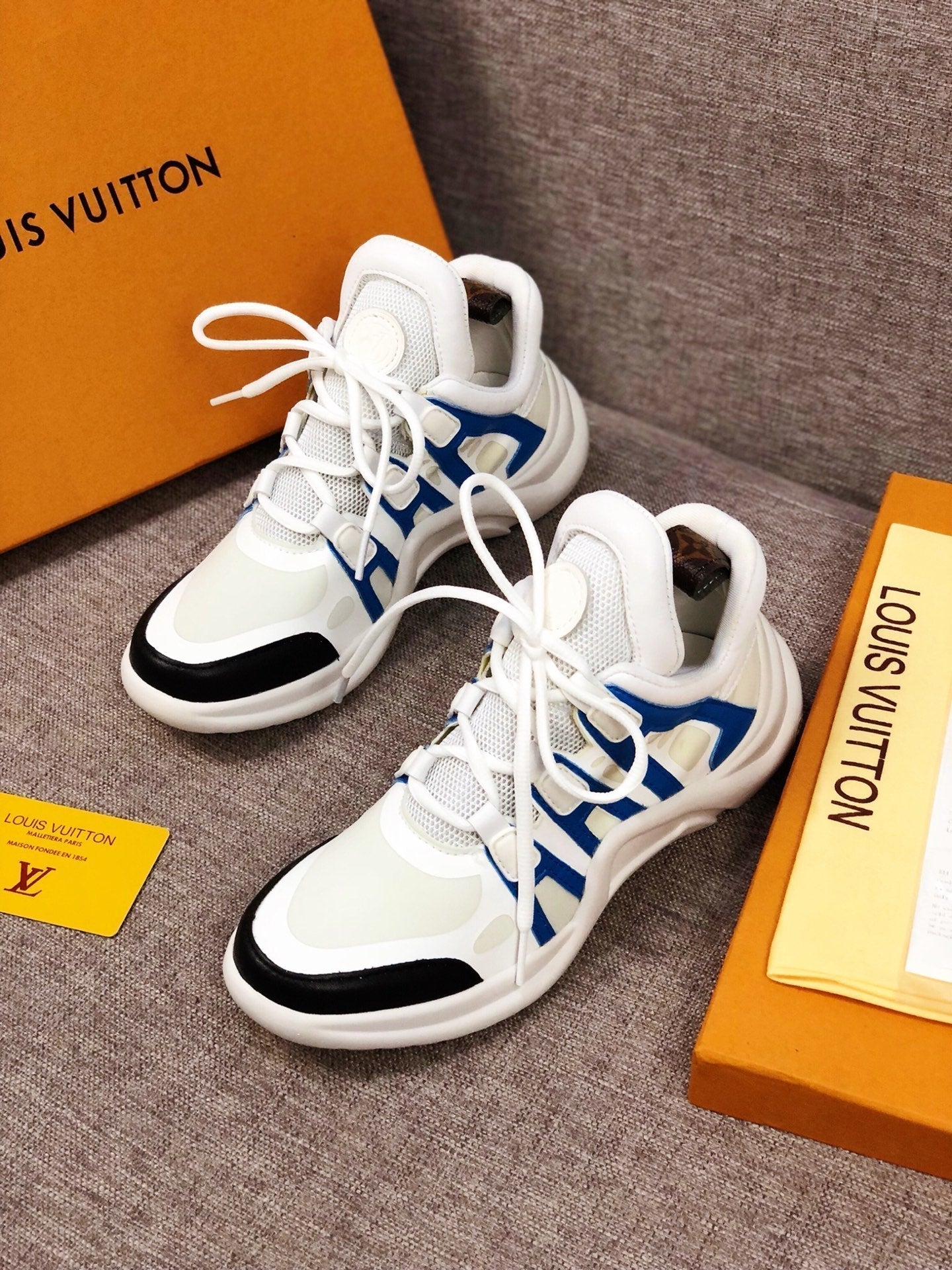 Anum Bags LUV Archlight Blue White Black Sneaker