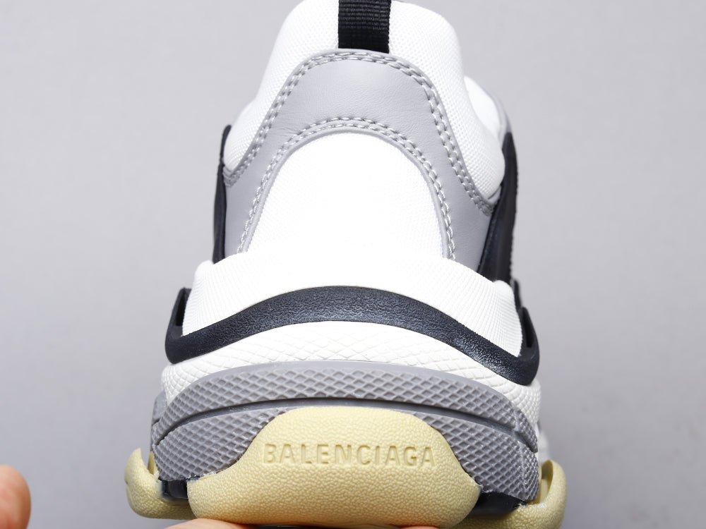 Ezyycart Bags Bla Triple-S Black And White Sneaker